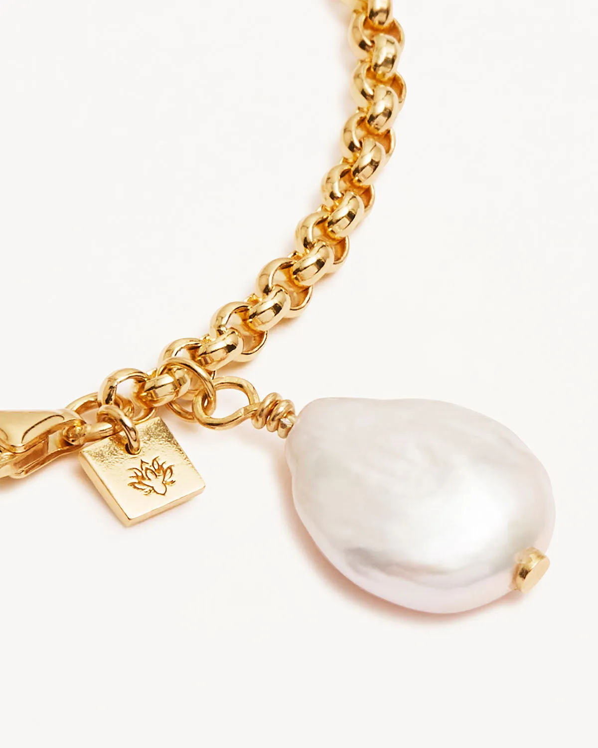 18k Gold Vermeil Embrace Stillness Pearl Bracelet